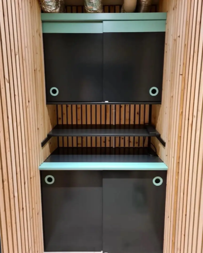 Hand Painted Units Bicester Oxon 0 Medium