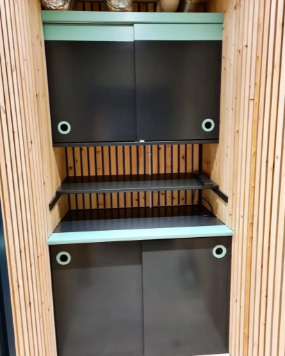 Hand Painted Units Bicester Oxon 5 Medium