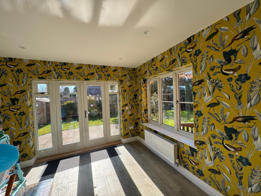 La Group Oxford Limited Wallpapering Medium